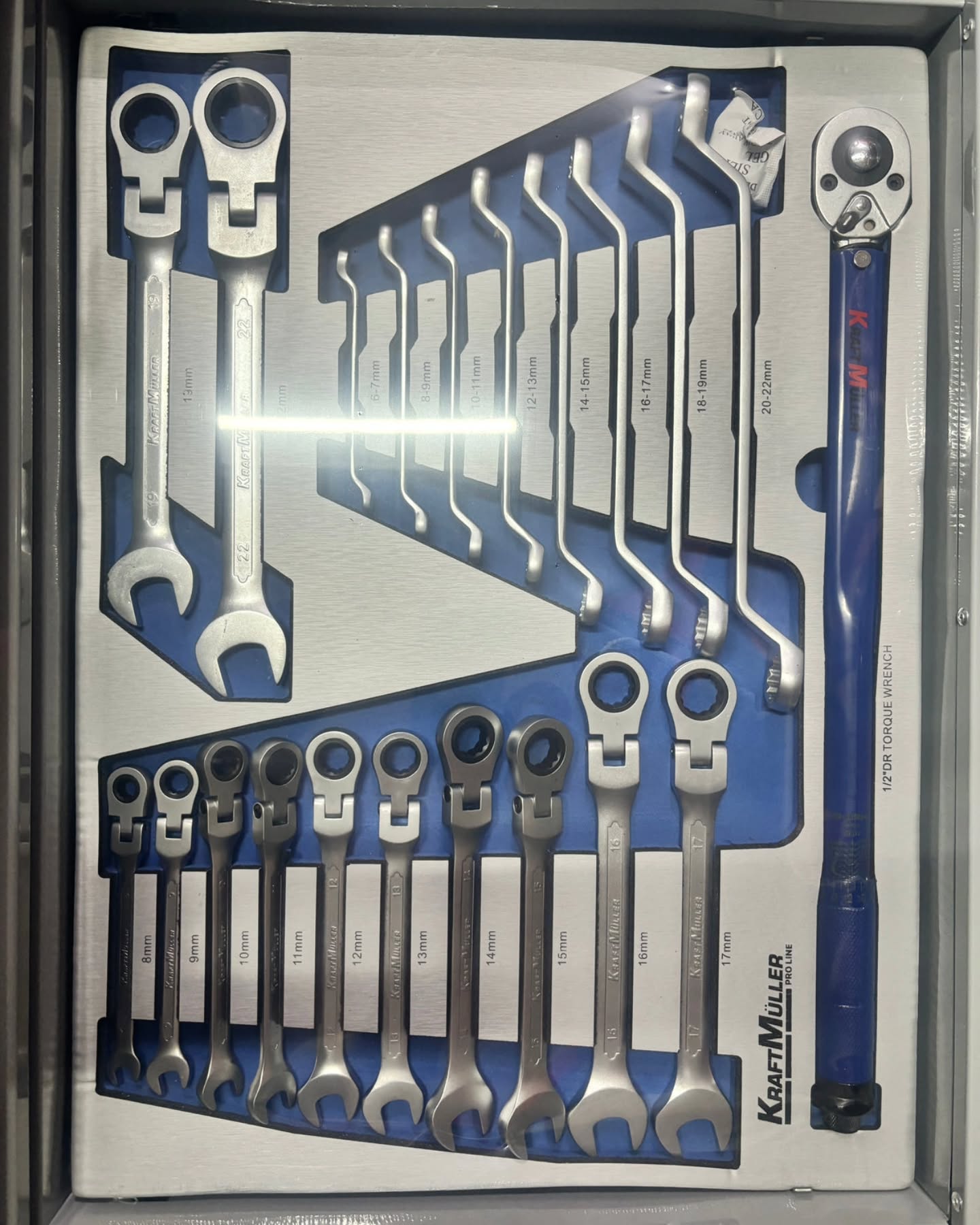 Servante d’atelier Kraftmuller XXL – 8 tiroirs équipés + clé dynamométrique 1/2