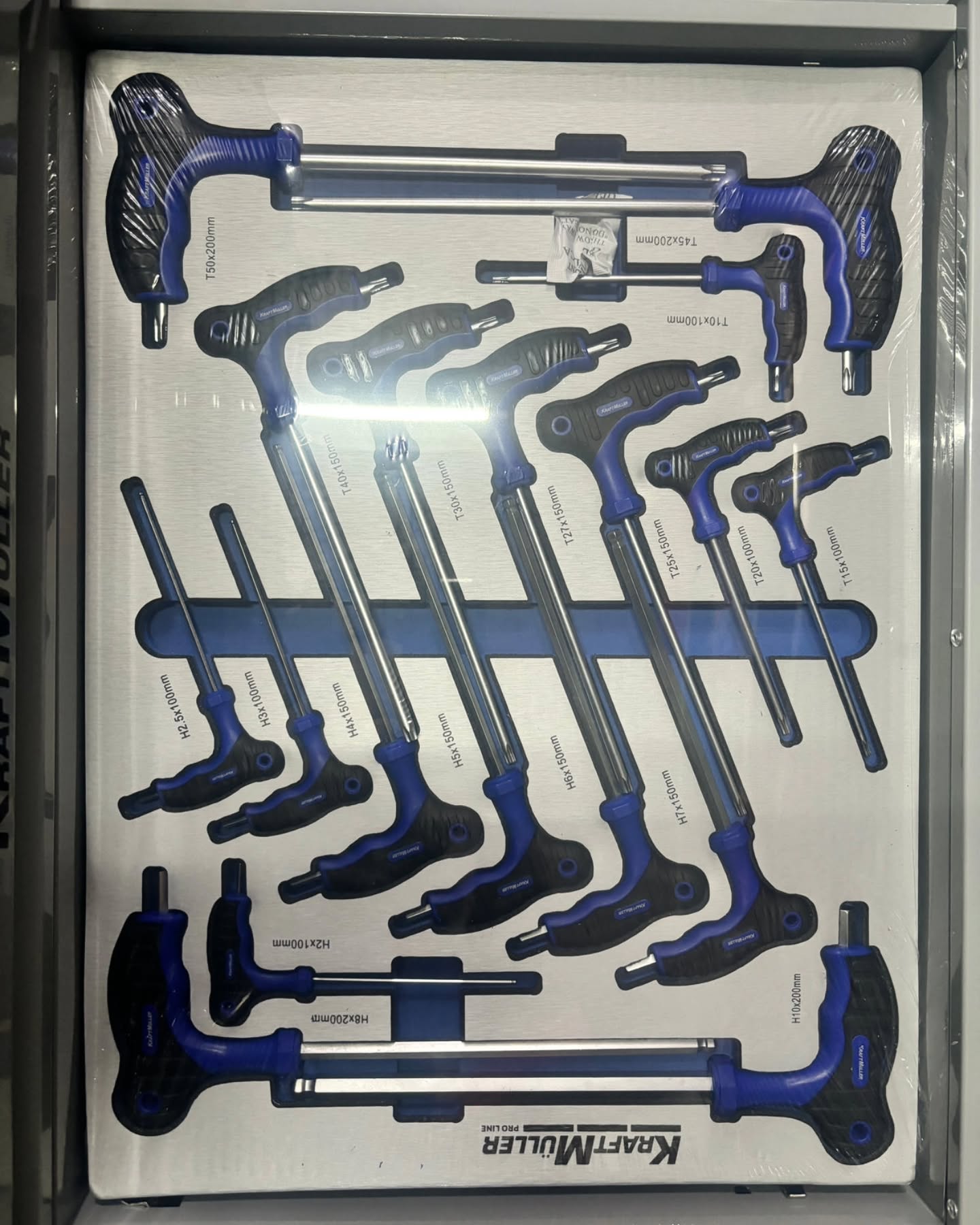 Servante d’atelier Kraftmuller XXL – 8 tiroirs équipés + clé dynamométrique 1/2